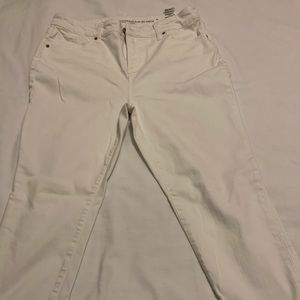 Chico’s Girlfriend’s So Slimming Ankle Jeans- White- Size 12P